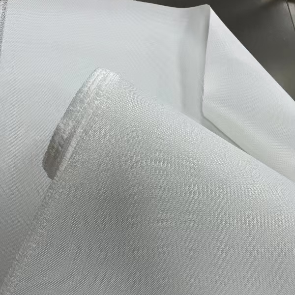 Tecido de sílica trançado – projetado para calor extremo e durabilidade industrial